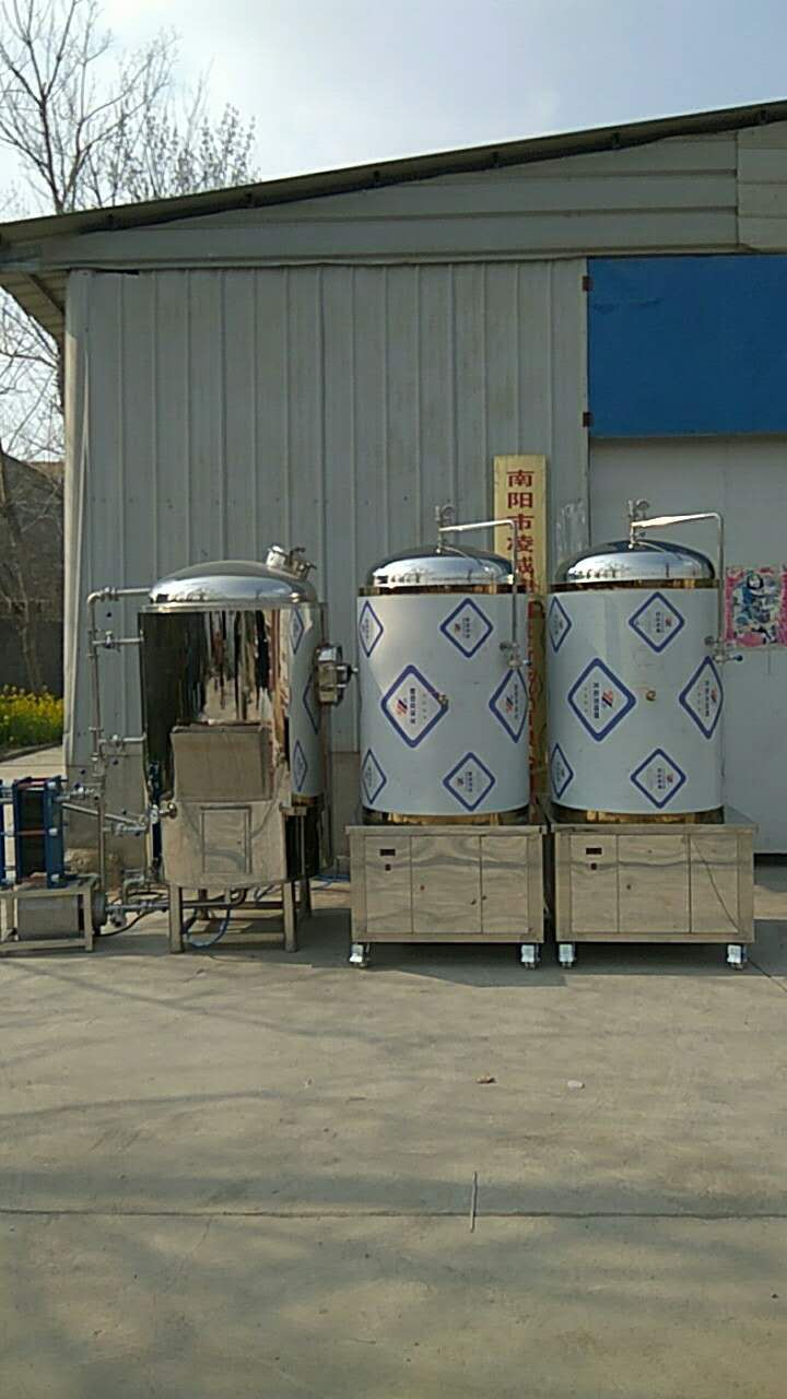 凌威啤酒设备日产小型家庭自酿啤酒机精酿