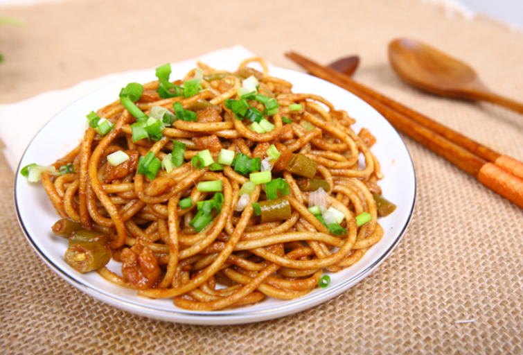 七点十客 健康与美味兼具的热干面品牌