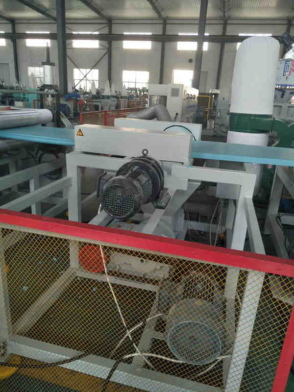 用二氧化碳发泡的挤塑板设备多少钱一套