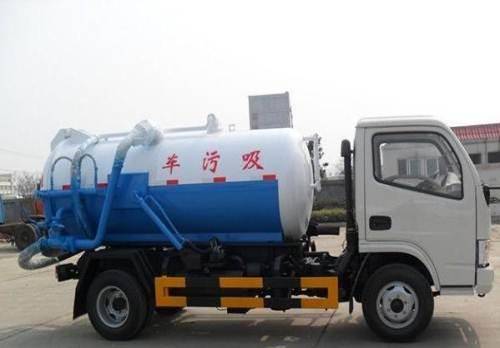 五环真空吸污车