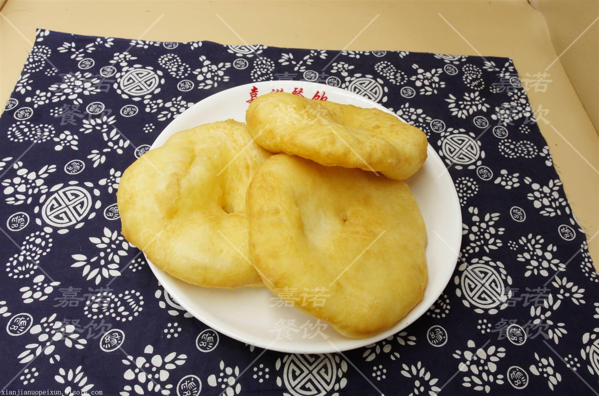 炸油饼怎么做 西安无矾油条肉丸胡辣汤早点培训