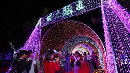 全国大型梦幻七彩灯光展,娱乐设备鲸鱼岛低价出租