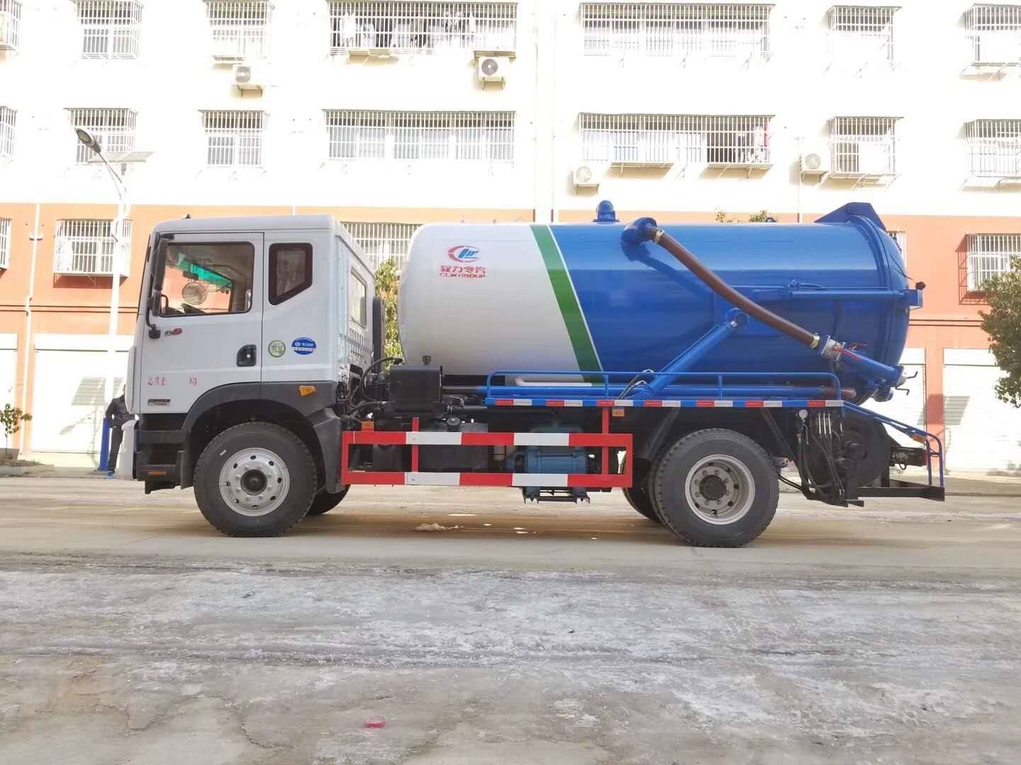 俊浩东风多利卡吸污车市场报价