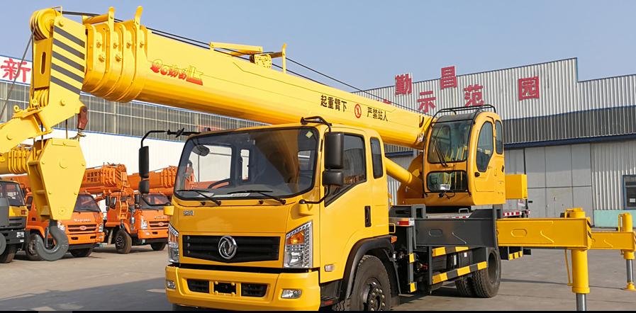 济宁勤昌东风16吨吊车