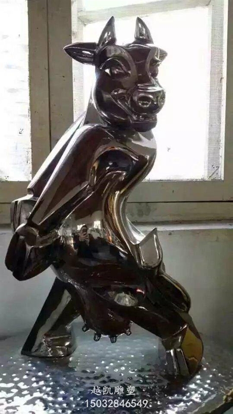 金属结构仿真狼雕塑工艺特点