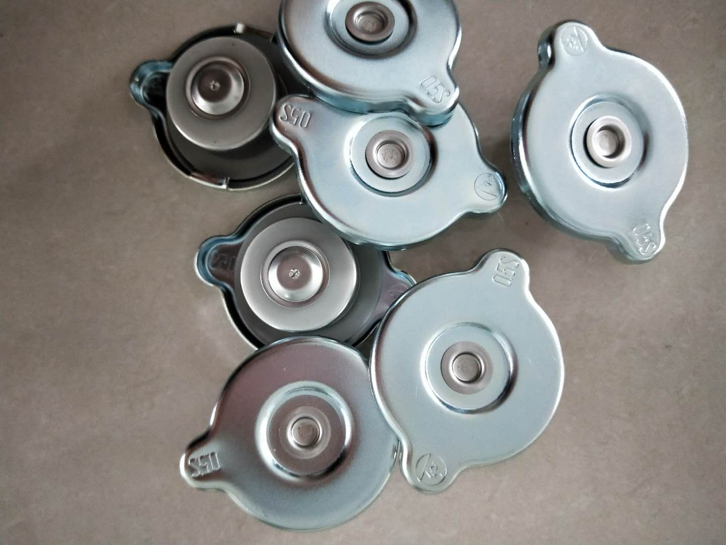 小松挖掘机PC300-7全新原厂水箱盖总