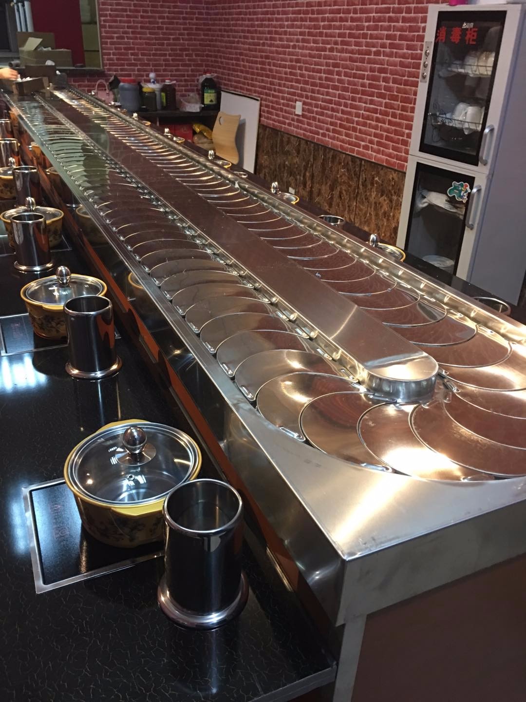 旋转小火锅设备全套餐台麻辣烫串串香回转
