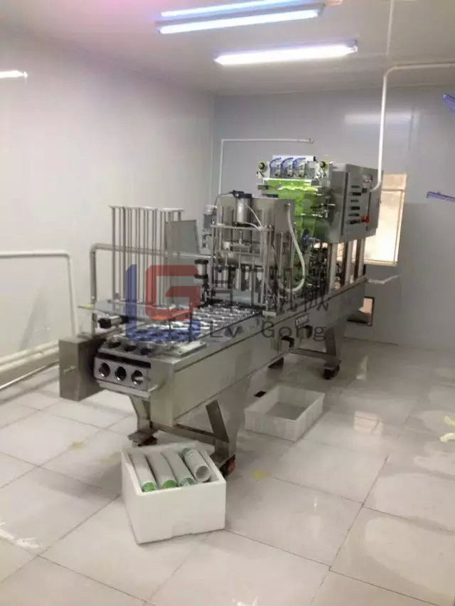 吕工直供塑料杯绿豆沙冰自动灌装封口机