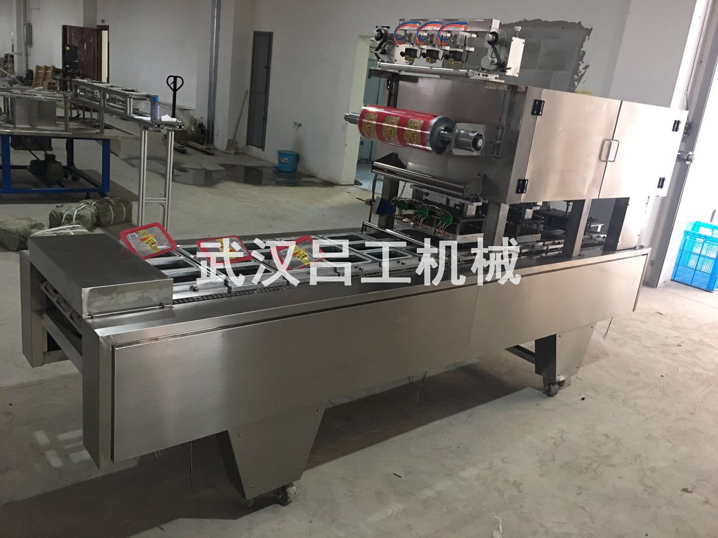 全自动快餐盒米饭封口机 塑料盒装简餐封口