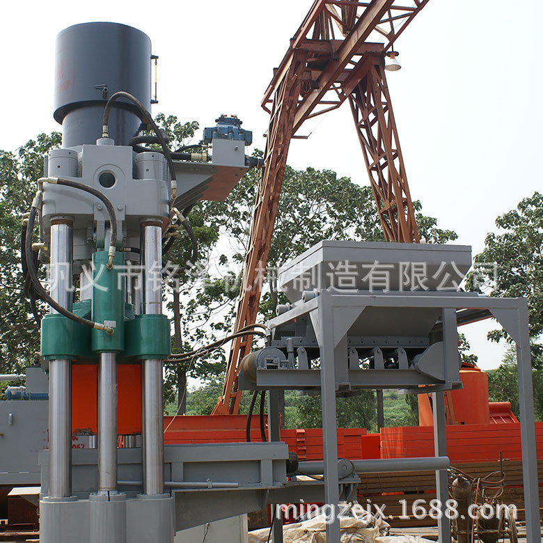 建筑垃圾制砖机整体结构紧凑坚固耐用