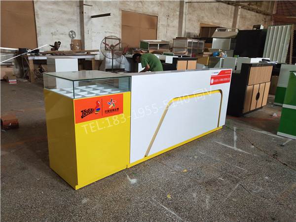 即开玻璃展示柜内蒙古锡林郭勒盟办公桌福彩商场柜台