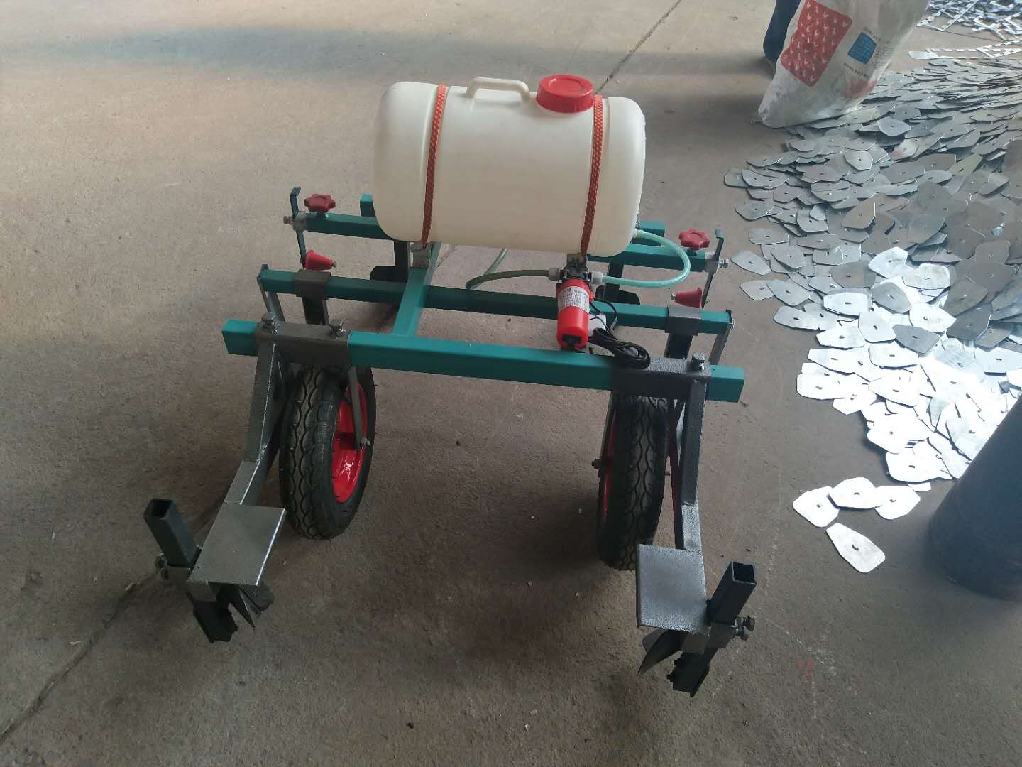 地膜覆盖机 手扶拖拉机带的  覆膜机