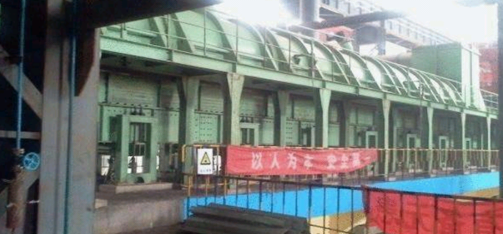 高效率水平连续加料电弧炉废钢预热装置