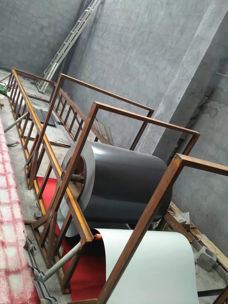 C型钢设备辊轧的C型钢成品具有良好的拉弯