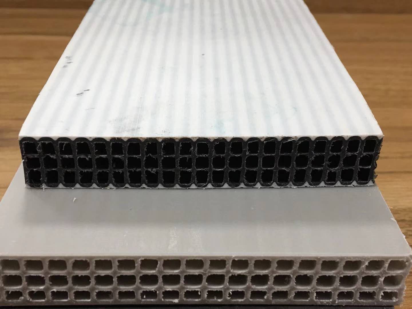 PC、PP、PE中空格子板生产线