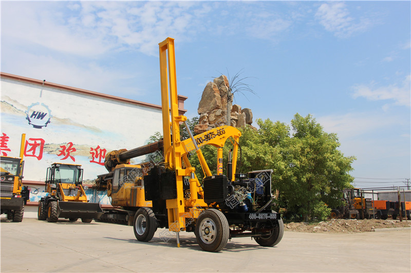 公路护栏打桩机 小四轮护栏打桩机 全液压