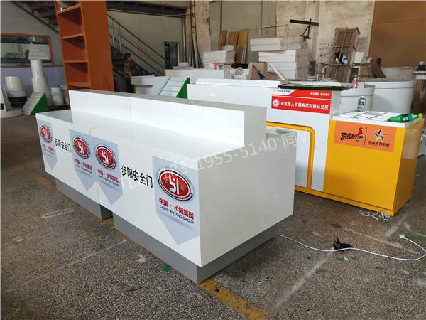 德施曼智能锁展示柜闵行德施曼指纹锁店铺展柜图片样式大全