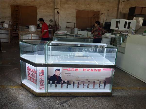 黄石定做艾特达智能产品展示柜