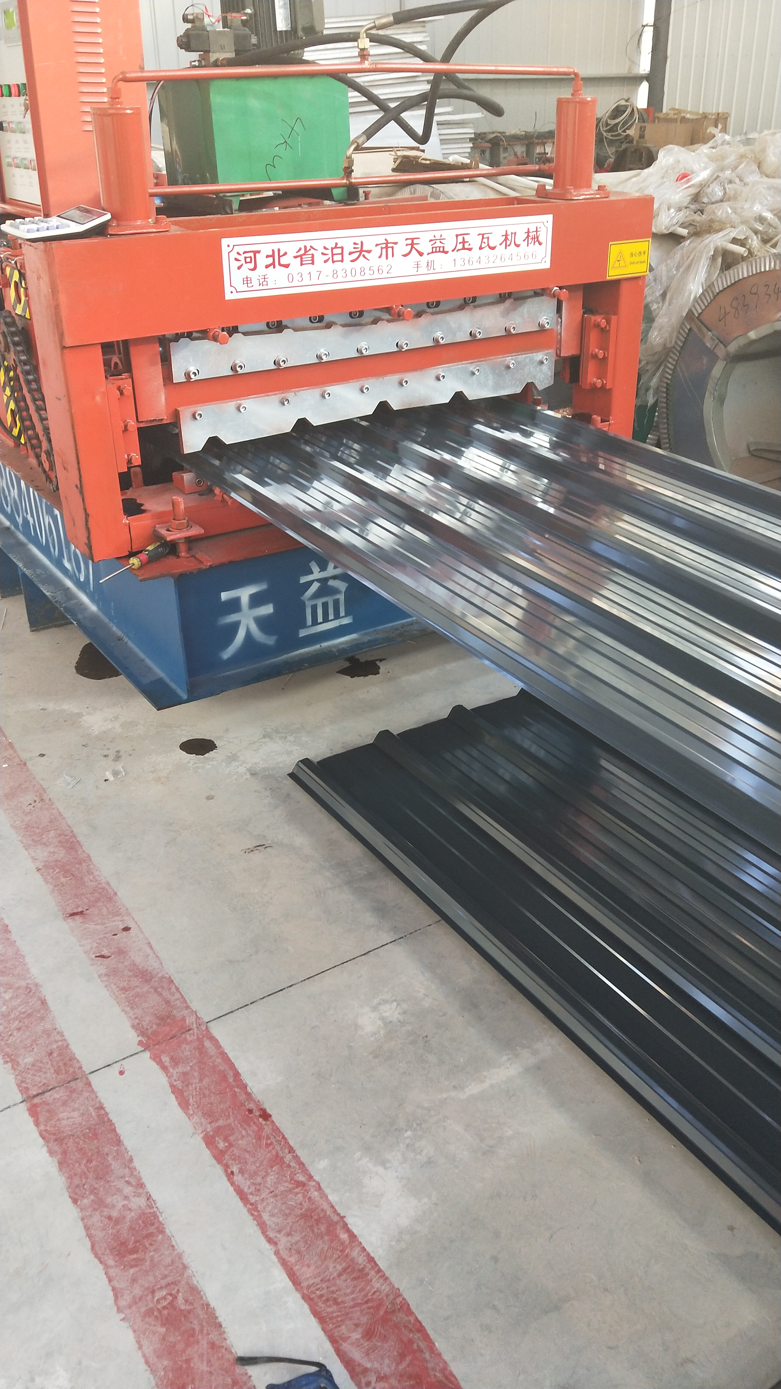 昆明天益压瓦机688楼承板设备钢结构建筑