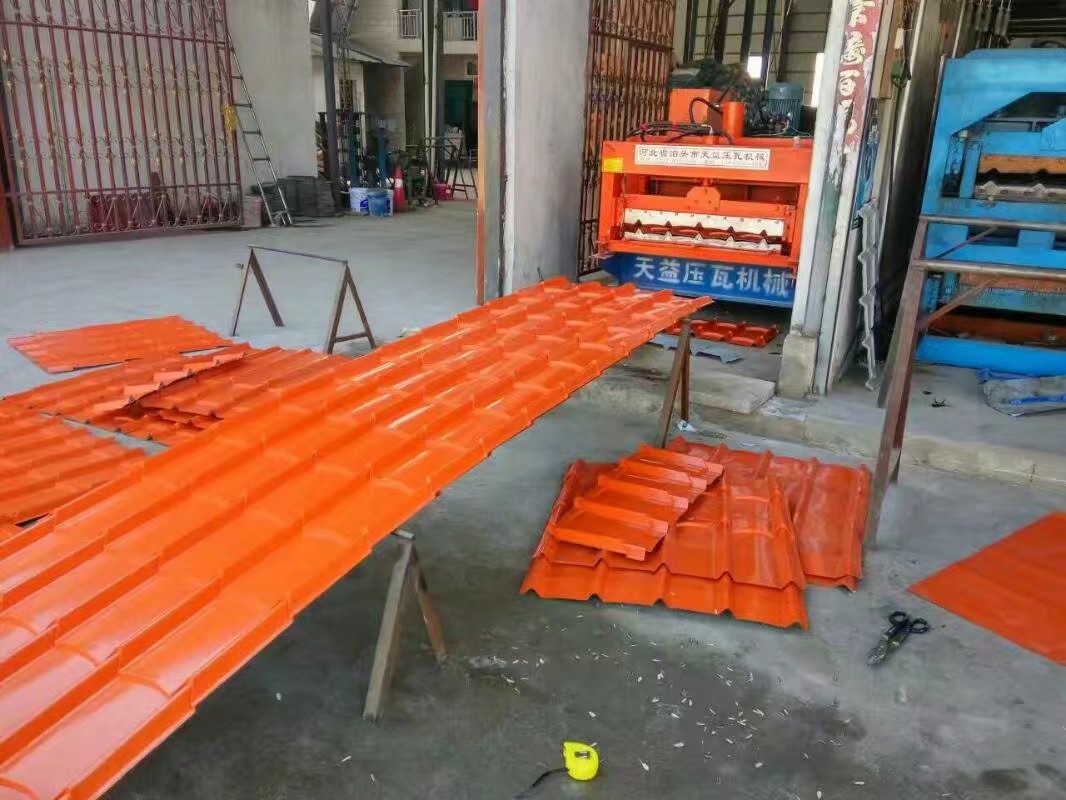 昆明天益压瓦机688楼承板设备钢结构建筑