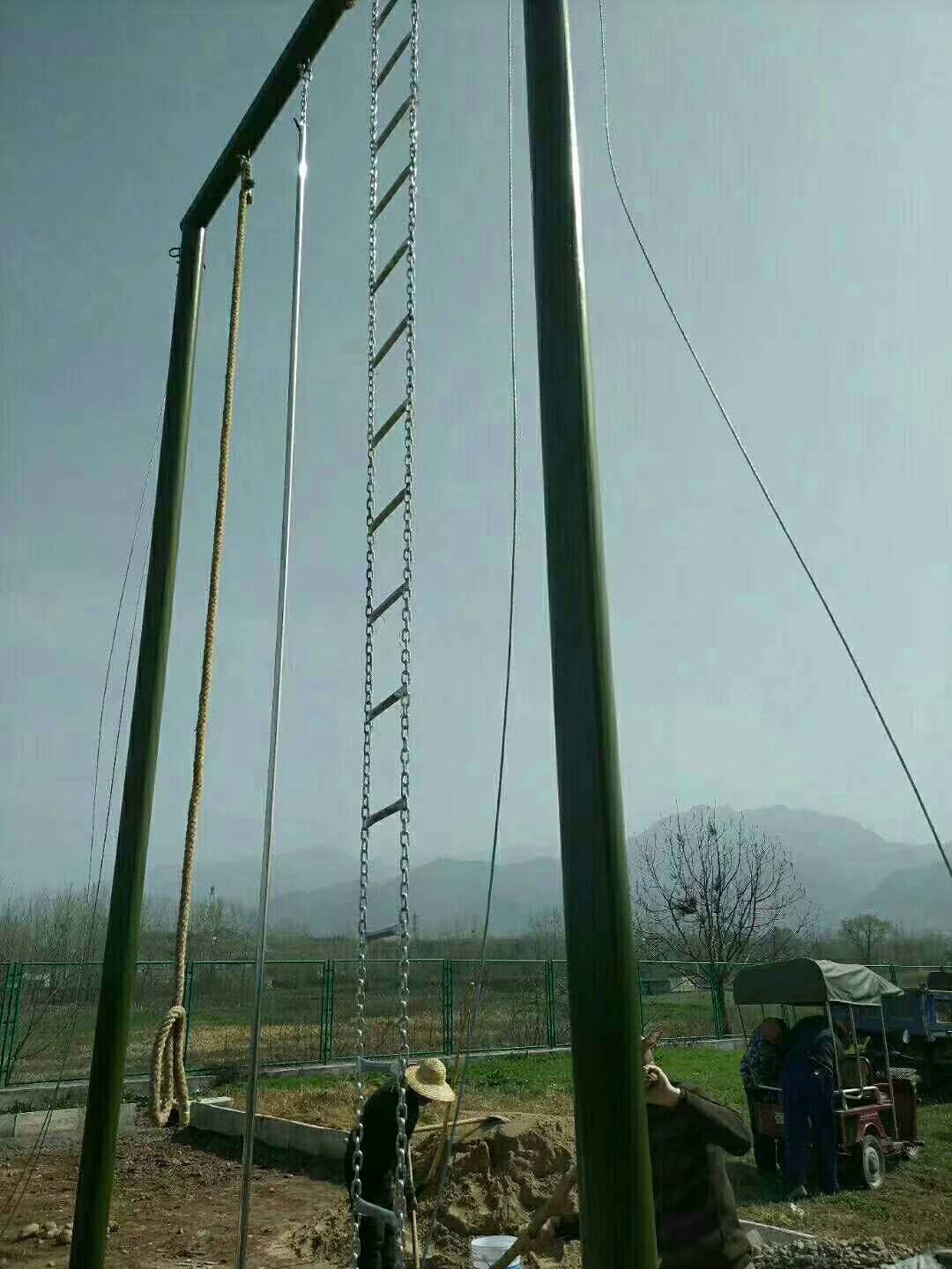体育:广东广州400米障碍独木桥厂家报价
