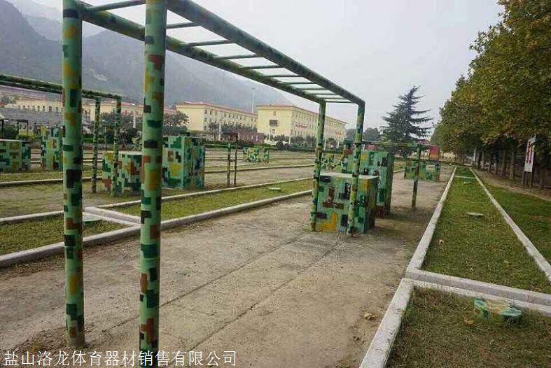 供应:内蒙古锡林郭勒盟400米障碍平衡木低桩网标准尺寸
