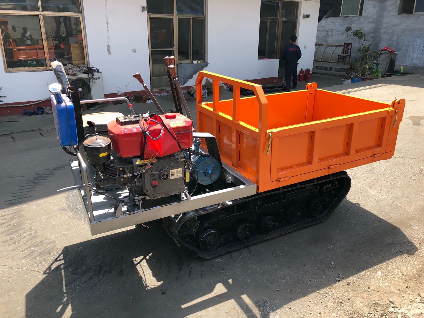 多功能履带运输车 水泥路拉木材农用车价格