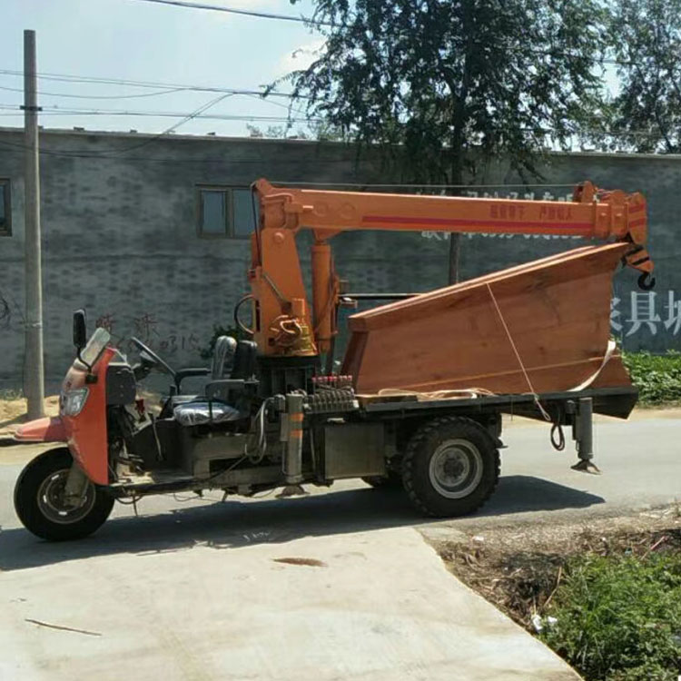 山东九麟三轮豪华下葬车 360度旋转