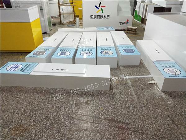 齐齐哈尔铁锋哪里有卖商场柜台的厂家长视智能指纹锁锁架展示柜