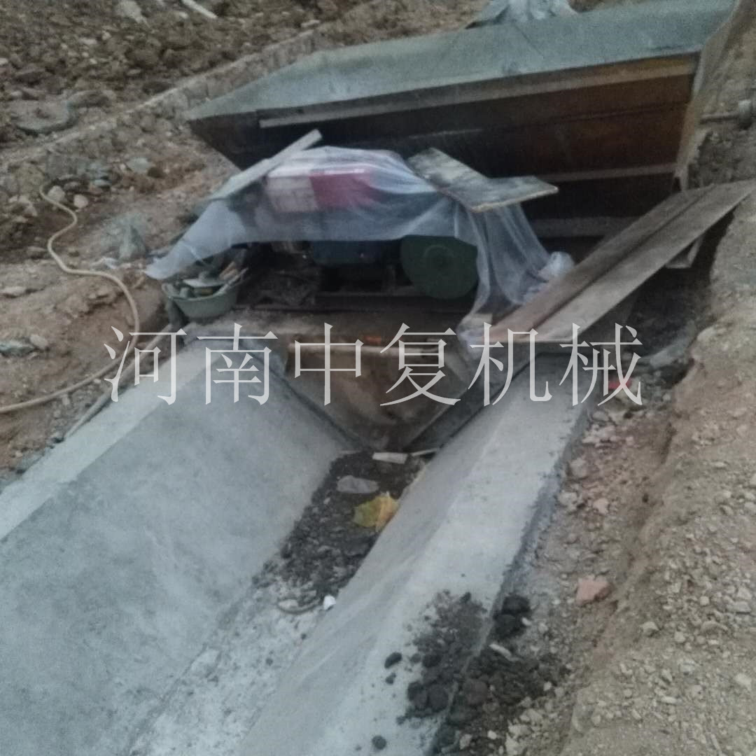 水渠滑模机 自动行走式农田渠道成型机