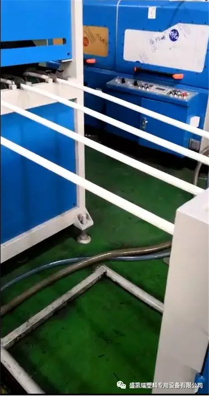 φ16-32PVC管材一出四挤出机供应商