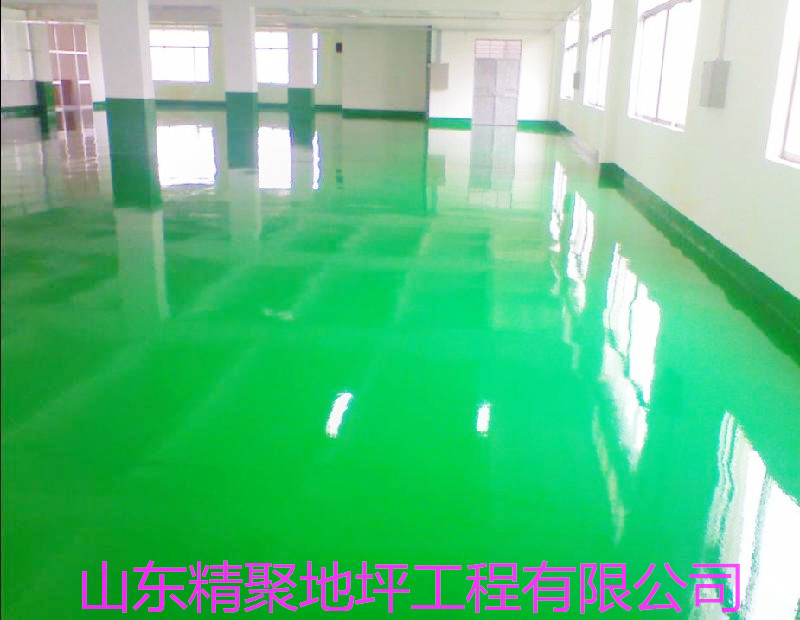 精聚耐磨金刚砂地坪施工效果