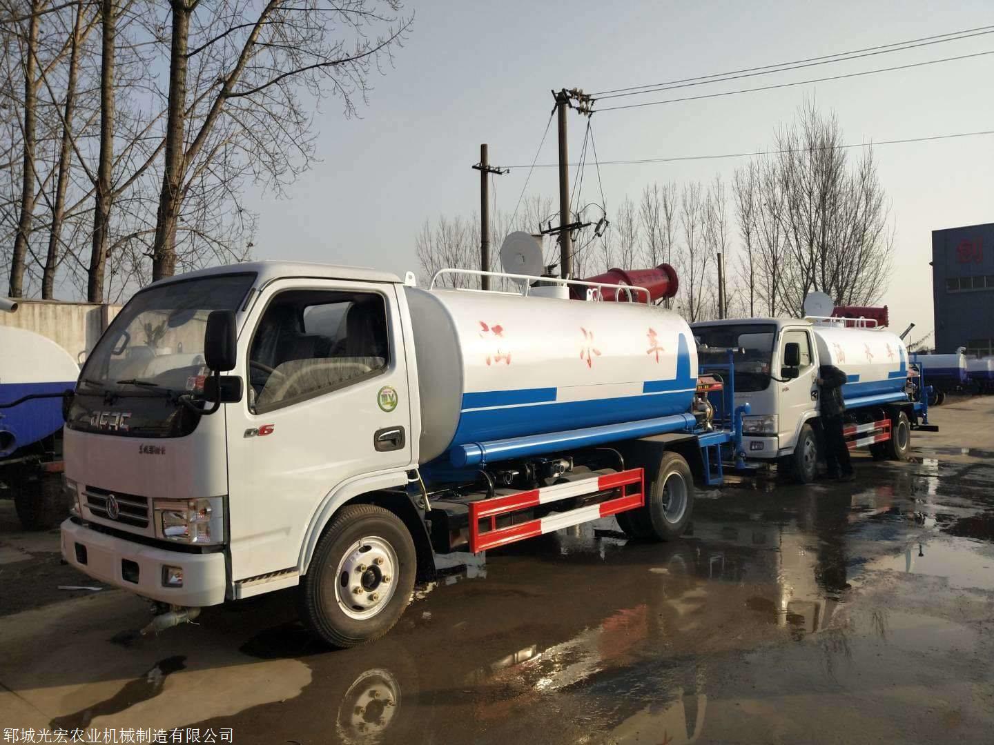 蓝牌5吨洒水车报价 货到付款东风雾炮洒水车厂家
