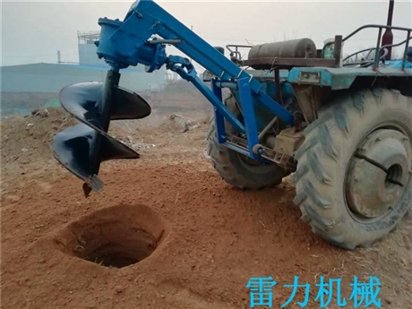拖拉机后悬挂式植树挖坑机新品
