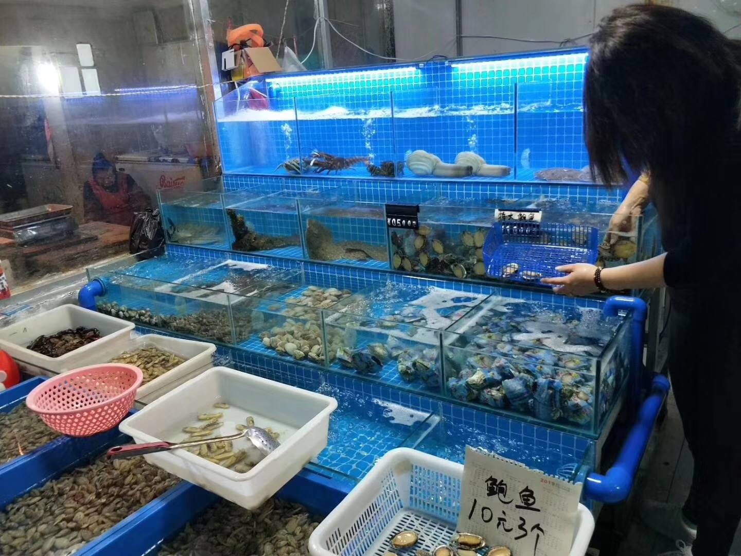 益阳生鲜超市海鲜池专业设计 超市鱼缸大概要多少钱