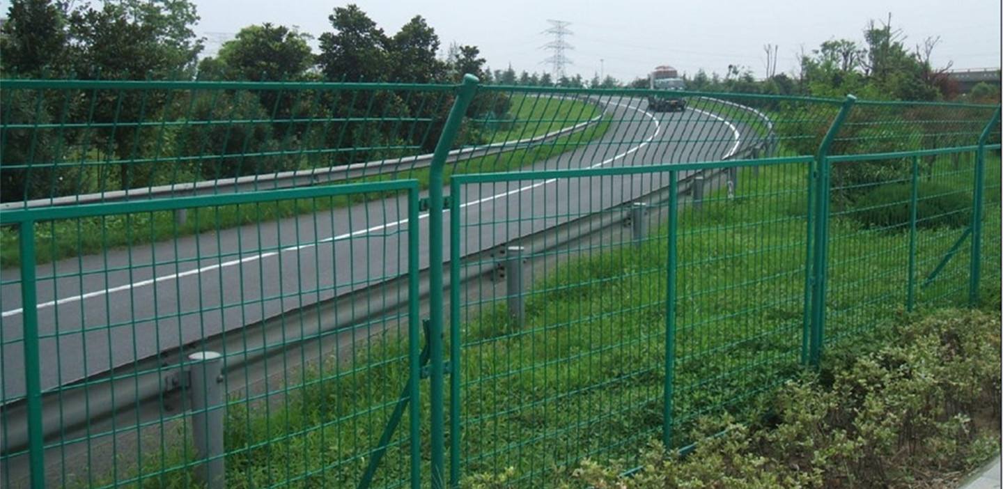 昆明市公路护栏网框架隔离栅