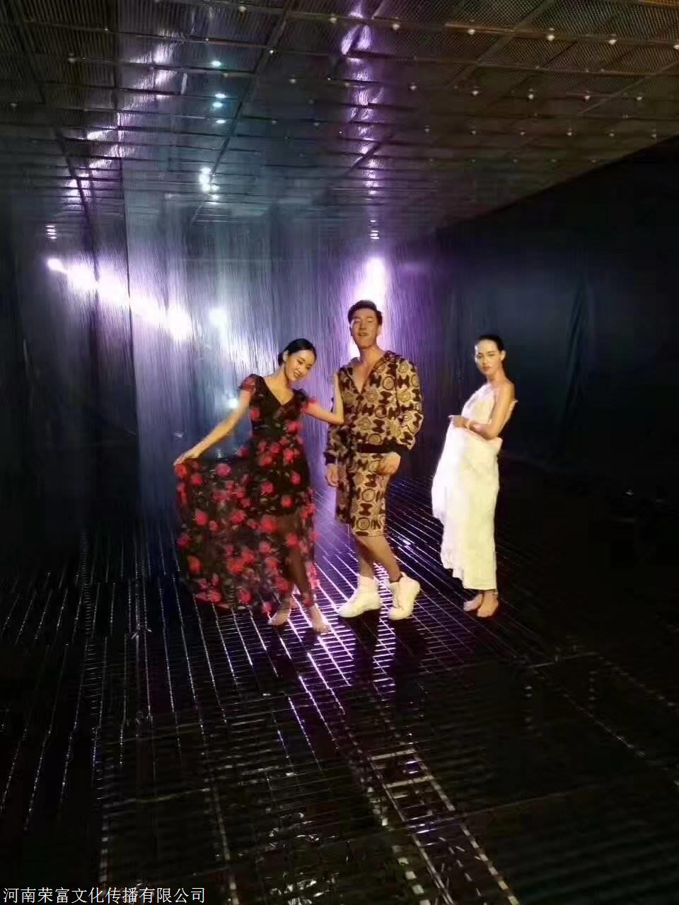 2019火爆人气雨屋出租