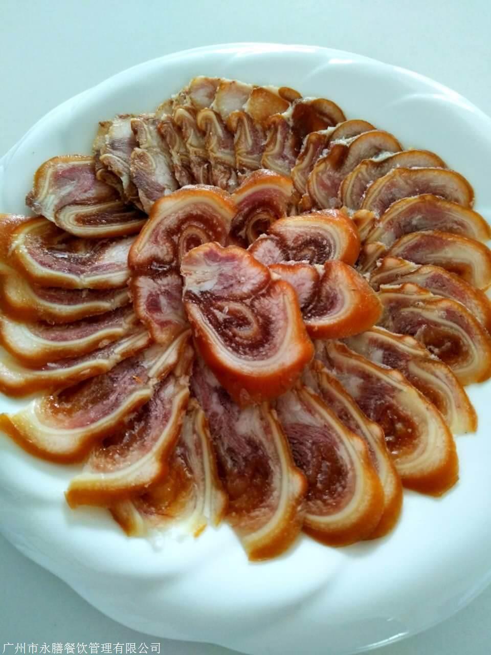 隆江猪脚饭培训 隆江猪脚饭,遍布深圳、广州、佛山等城市的工业区、住宅区和商业区,店铺投资大致几十万,小至几千元,需求人手少,成本低,不用依赖厨师且属于技术型投资,不容易被竞争对手模仿。且隆江猪脚饭风味独特、色、香、味俱全、男女老少皆宜,现成为小本创业的项目。 猪脚饭培训项目种类: 卤猪脚,卤制鸡爪,鸡翅,整鸡,鸭头,鸭爪,半边鸭整鸭,鸭肠,鸭心,鸭肾,猪头肉,猪头皮,猪耳朵,猪口条,卤牛肉,卤猪肚等几十种卤味的制作。 培训费用 1980元,包括传授猪脚饭菜式的制作方法 ,开