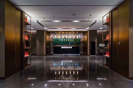 厂家大量定制水晶吊灯，适用于酒店、别墅、商场
