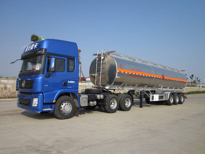陕汽铝合金半挂楚胜油罐车