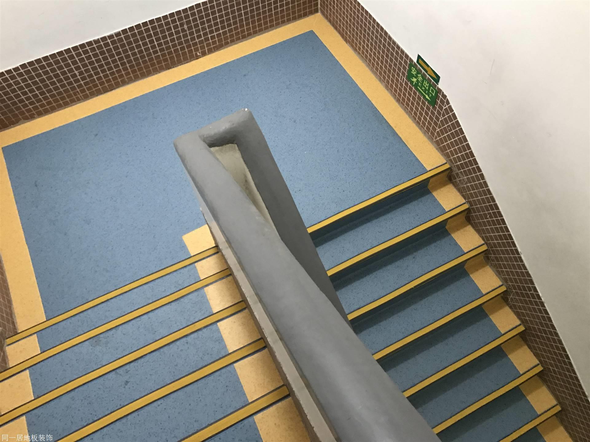 米黄色楼梯踏步装修效果图 – 设计本装修效果图