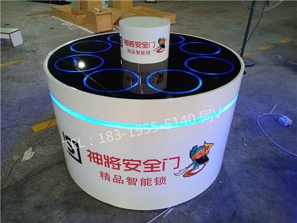 丽江定做ZUCON德施曼智能锁展示