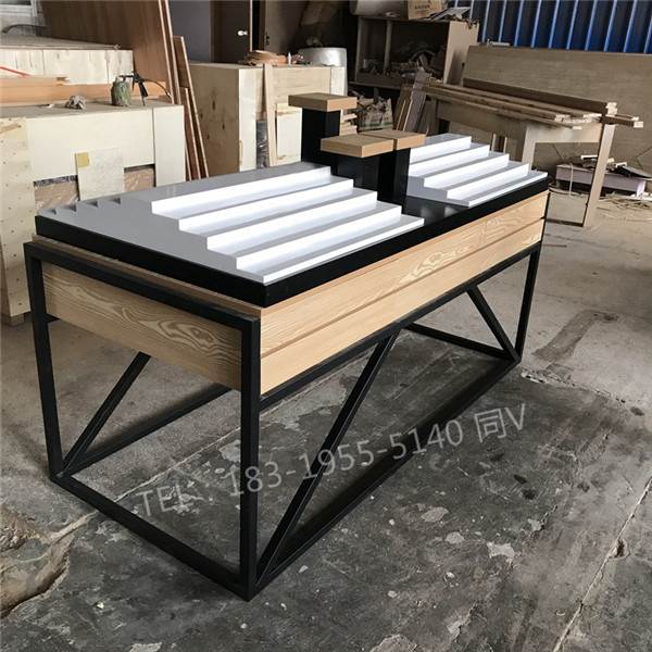 山西朔州鞋柜隐形眼镜展示架附近有做柜台的厂家吗