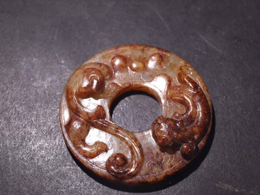 双螭龙玉璧拍卖价格怎么样