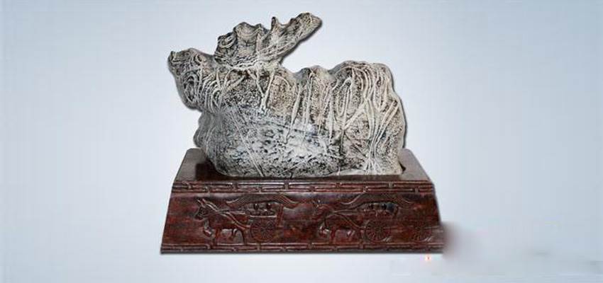 2018年天然玉兔奇石同类藏品成交记录(Artron数据): 藏品名称:天珠玛瑙奇石 (一件) 估价37.80到37.80万---成交价:USD75.68万---成交日期:2018年4月28日 藏品名称:天然玉兔奇石 估价500.00到500.00万---成交价:HKD770.00万---成交日期:2018年1月31日 藏品名称:奇石摆件 估价49.