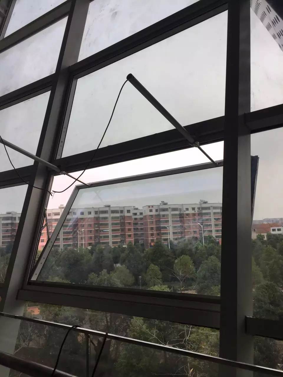電動推拉窗開窗器