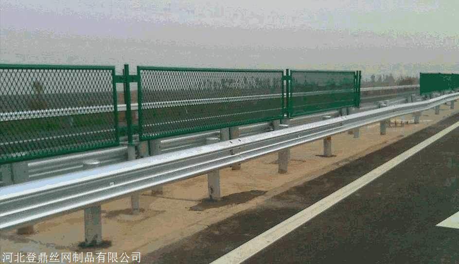 DH217型深圳公路护栏网展示