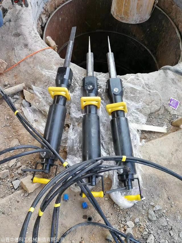 大型液壓巖石劈裂機(jī)