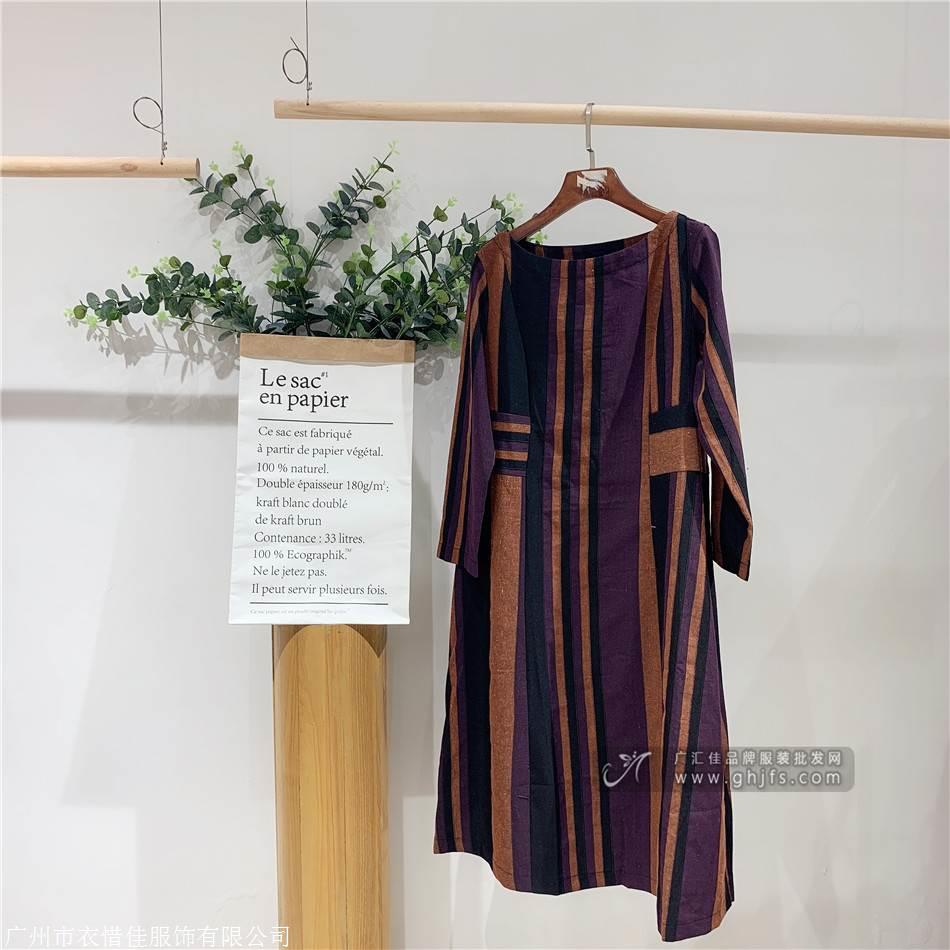 广州市衣惜佳服饰有限公司 产品展厅 >棉麻女装尾货批发 朴庄2019秋装