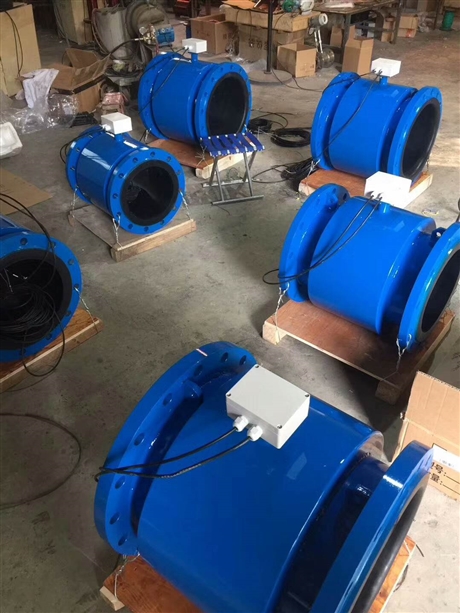 DN100智能电磁流量计